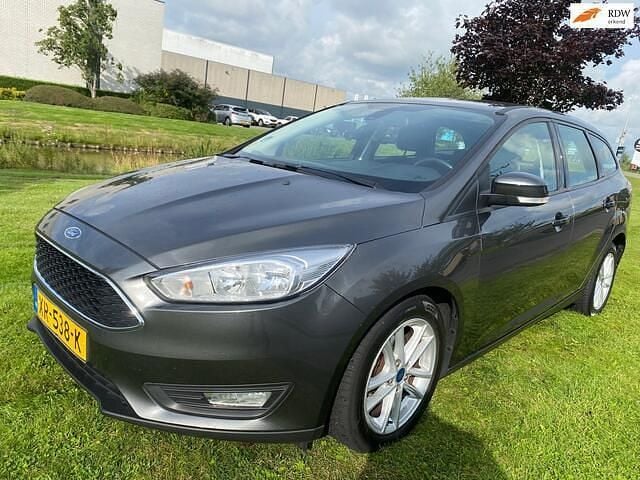 Grijs Gebruikt 2016 Ford Focus Titanium Stationwagen | € 7.999 (Super prijs) - Afbeelding 1/4
