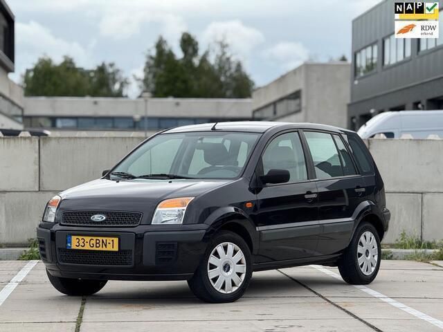 Zwart Gebruikt 2008 Ford Fusion Cool & Sound Edition MPV | € 1.999 (Goede deal) - Afbeelding 1/4