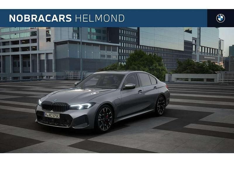 Grijs Nieuw 2025 BMW 330e M Sport Sedan | € 69.598 (Eerlijke prijs) - Afbeelding 1/4