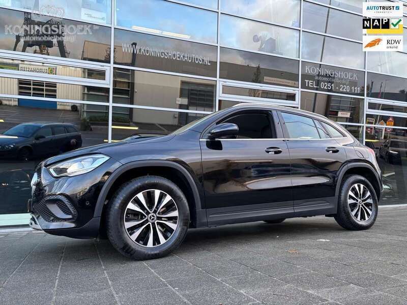 Zwart Gebruikt 2021 Mercedes GLA250 Business SUV | € 33.950 (Goede deal) - Afbeelding 1/4