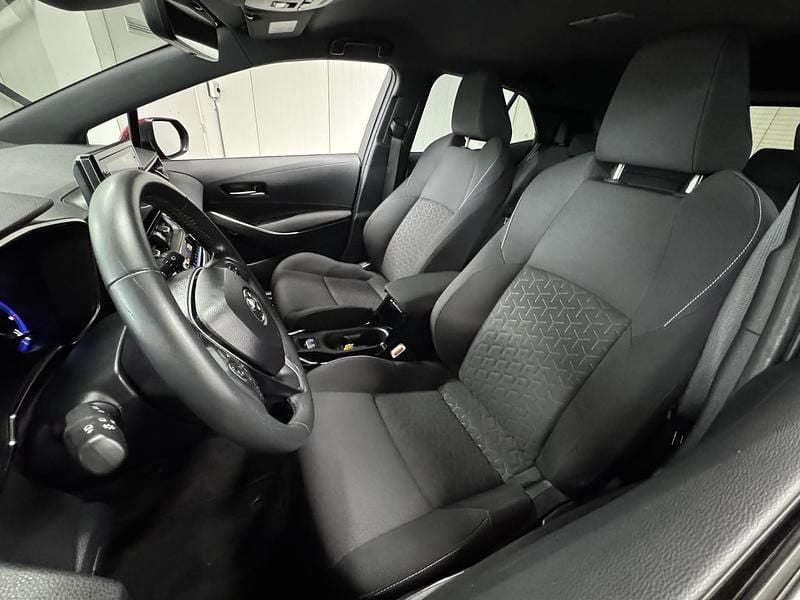 Occasion Toyota Corolla 123 PK (90 kW) 2020 Rood Hatchback