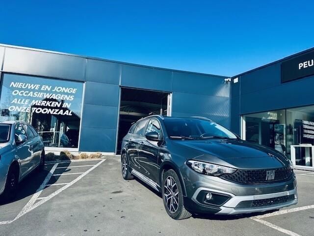 Grijs Gebruikt 2023 Fiat Tipo Cross Stationwagen | € 16.900 (Eerlijke prijs) - Afbeelding 1/4