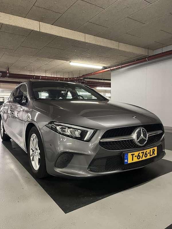 Grijs Gebruikt 2019 Mercedes A200 Advantage Stationwagen | € 17.390 (Super prijs) - Afbeelding 1/4