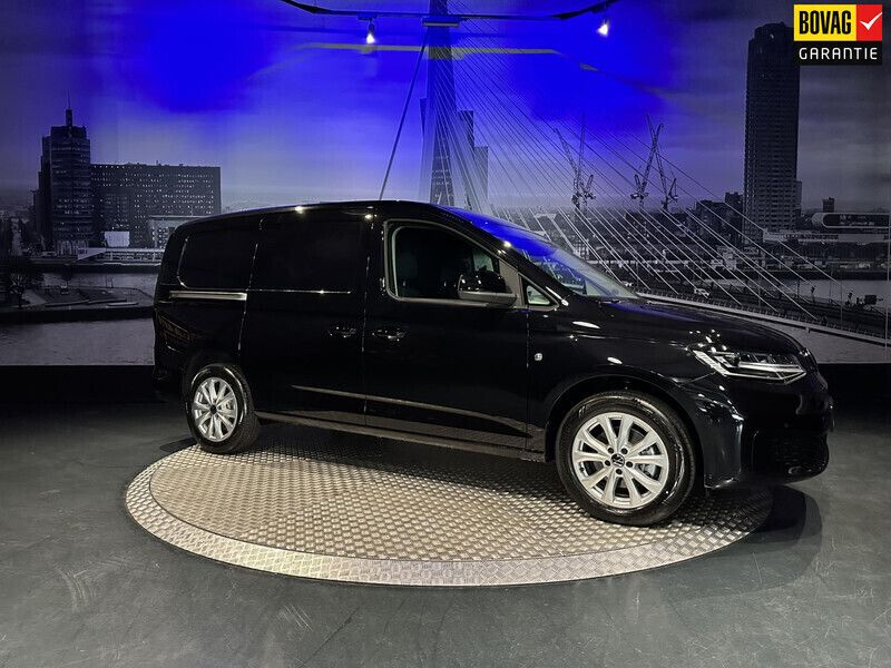 Zwart Nieuw 2024 VW Caddy Style MPV | € 33.995 (Duur) - Afbeelding 1/4