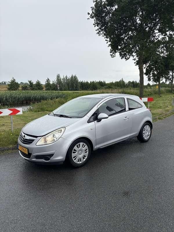 Grijs Gebruikt 2009 Opel Corsa Edition MPV | € 1.800 (Super prijs) - Afbeelding 1/4