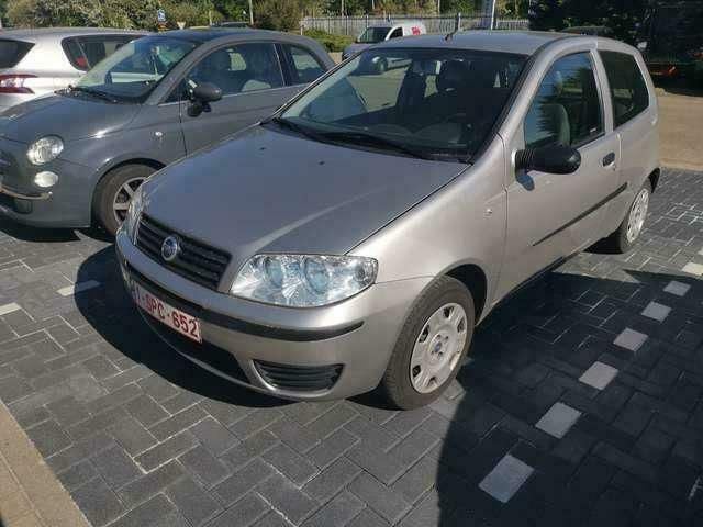 Grijs Gebruikt 2004 Fiat Punto Active Hatchback | € 2.500 (Eerlijke prijs) - Afbeelding 1/4