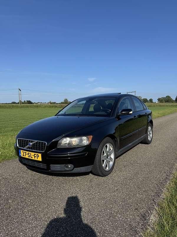 Zwart Gebruikt 2006 Volvo S40 Momentum Sedan | € 4.000 (Iets duurder) - Afbeelding 1/4