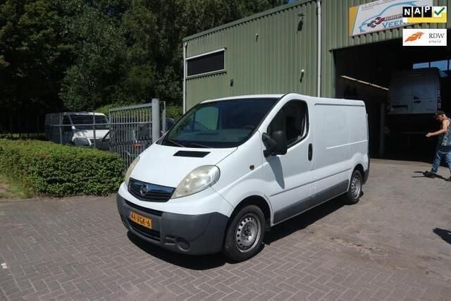 Wit Gebruikt 2007 Opel Vivaro Van | € 1.450 (Super prijs) - Afbeelding 1/4