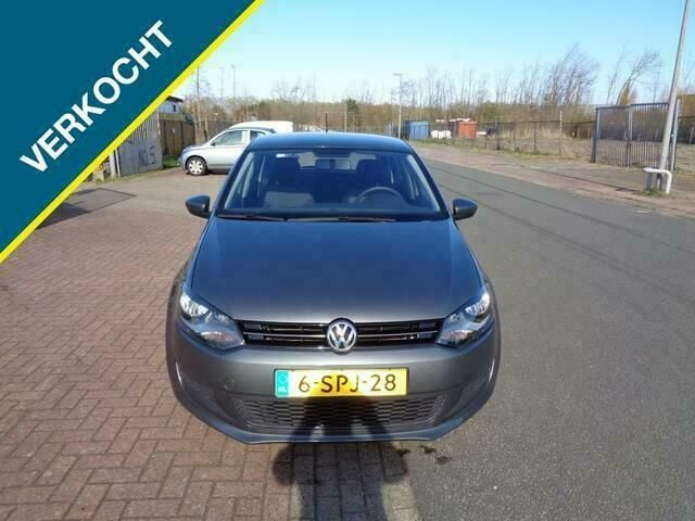 Grijs Gebruikt 2013 VW Polo Edition Hatchback | € 7.500 (Goede deal) - Afbeelding 1/4