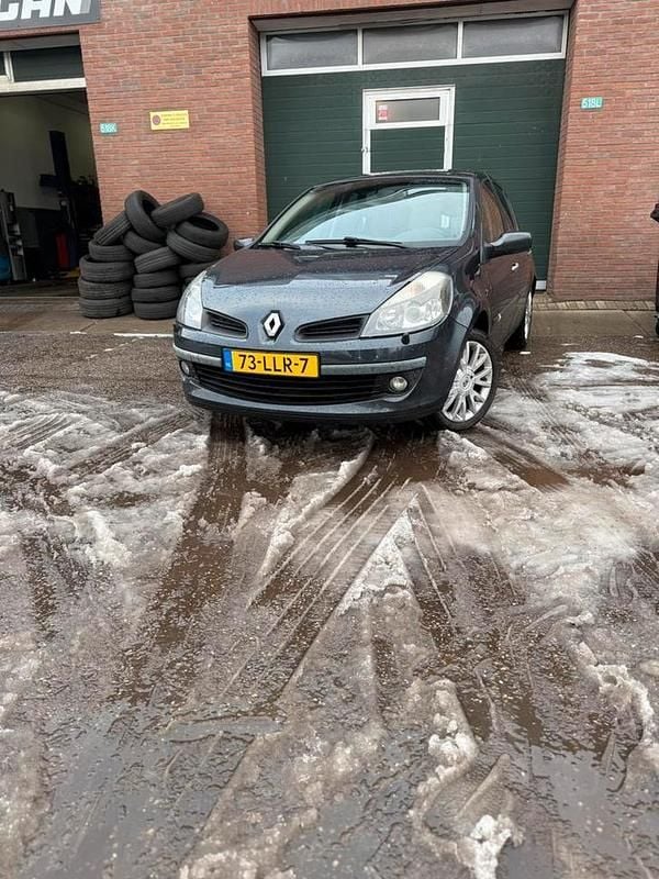 Gebruikt 2008 Renault Clio R.S. Hatchback | € 3.750 (Eerlijke prijs) - Afbeelding 1/4