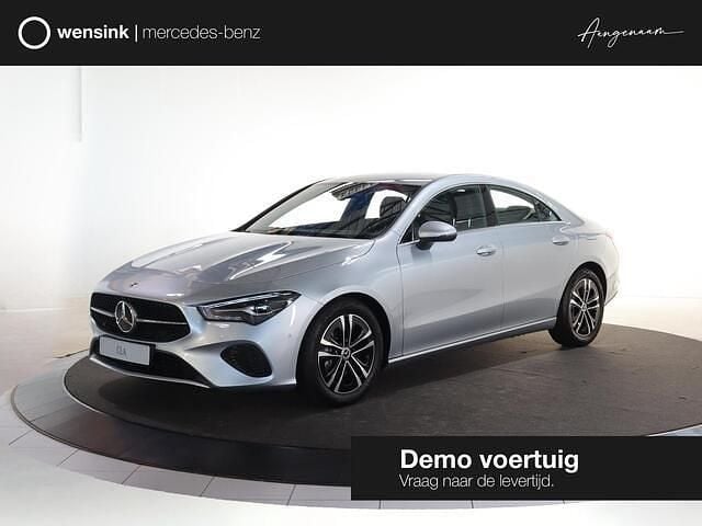Zilver Nieuw 2025 Mercedes CLA180 Edition Sedan | € 39.967 (Goede deal) - Afbeelding 1/4