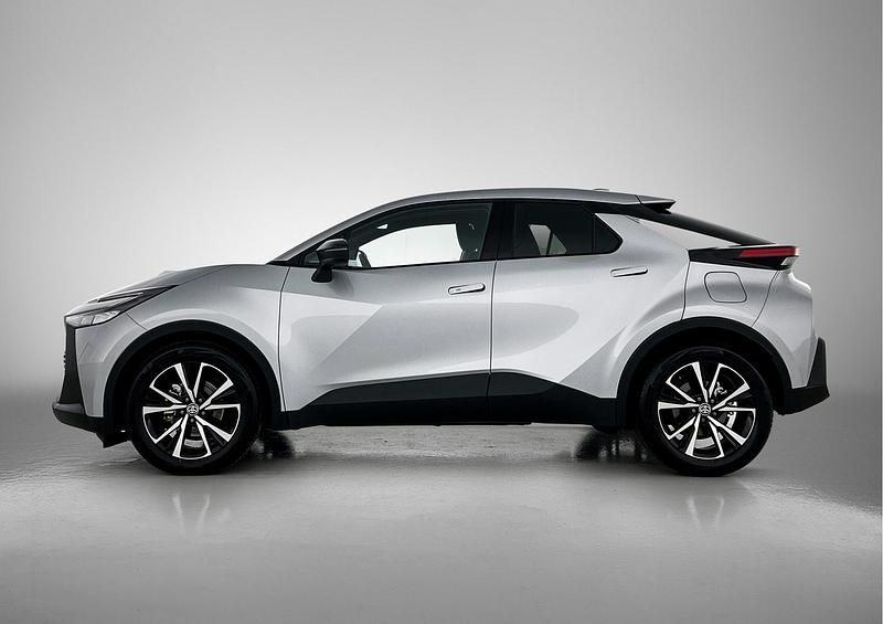 Occasion Toyota C-HR 140 PK (102 kW) 2025 Grijs SUV