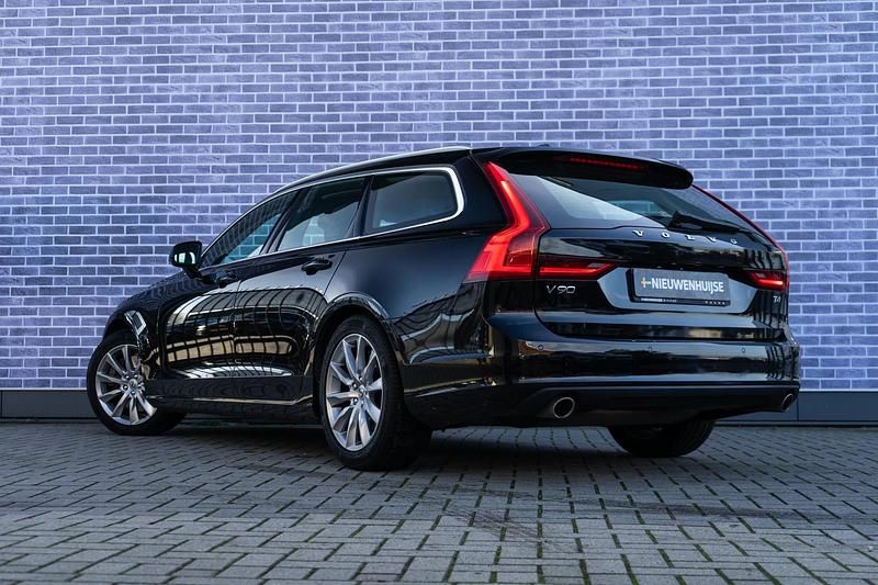 Occasion Volvo V90 Momentum 2018 Zwart Stationwagen