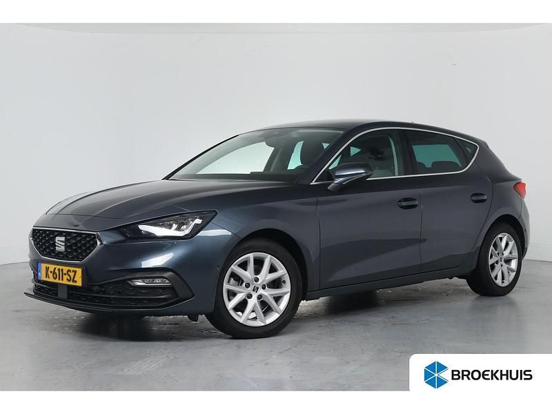 Grijs Gebruikt 2021 Seat Leon Style Hatchback | € 16.400 (Eerlijke prijs) - Afbeelding 1/4