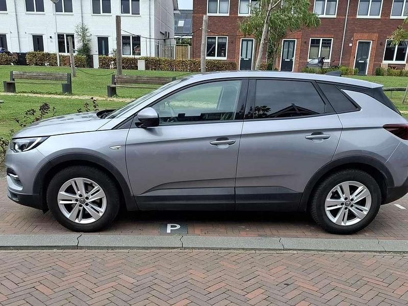 Grijs Occasion 2020 Opel Grandland X Edition SUV | € 14.500 (Goede deal) - Afbeelding 1/4