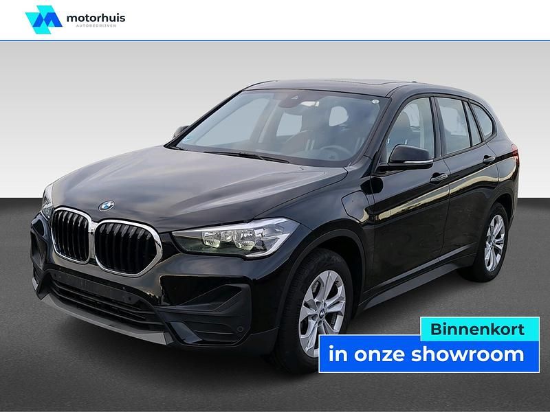 Zwart Gebruikt 2021 BMW X1 Comfort Edition SUV | € 28.940 (Goede deal) - Afbeelding 1/4