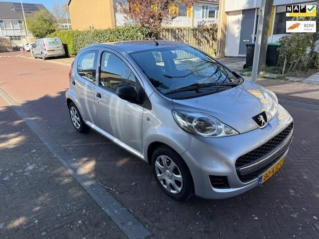 Grijs Gebruikt 2009 Peugeot 107 Hatchback | € 2.999 (Eerlijke prijs) - Afbeelding 1/4