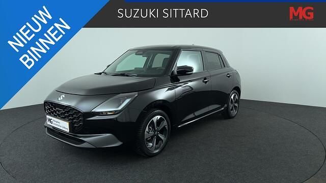 Zwart Nieuw 2025 Suzuki Swift Style Hatchback | € 26.598 (Duur) - Afbeelding 1/4