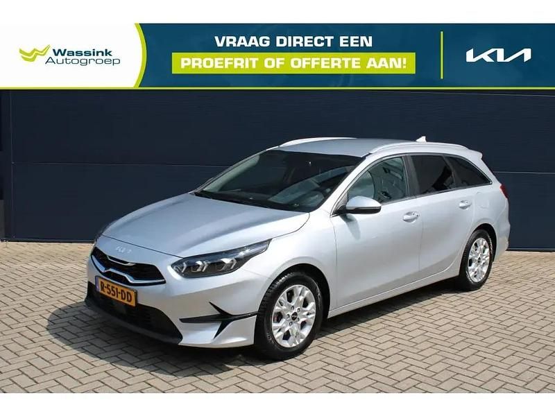 Grijs metallic Gebruikt 2022 Kia Ceed Sportswagon Stationwagen | € 20.185 (Iets duurder) - Afbeelding 1/4