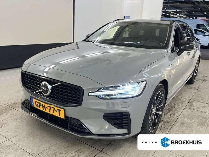 Grijs Gebruikt 2024 Volvo V60 Plus Stationwagen | € 45.940 (Super prijs) - Afbeelding 1/3