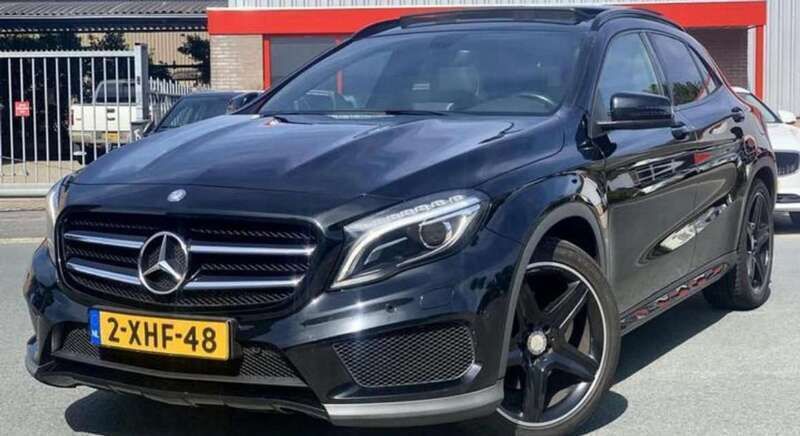 Zwart Gebruikt 2014 Mercedes GLA250 Ambition SUV | € 17.750 (Goede deal) - Afbeelding 1/4