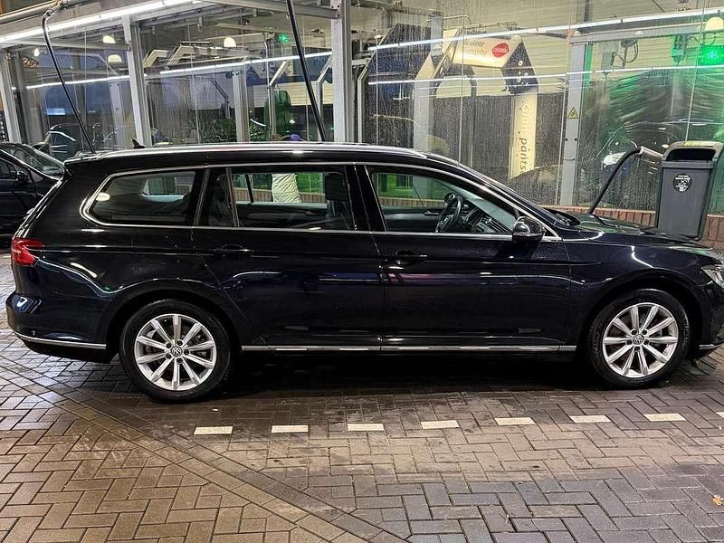 Zwart Occasion 2015 VW Passat Edition Stationwagen | € 12.950 (Eerlijke prijs) - Afbeelding 1/4