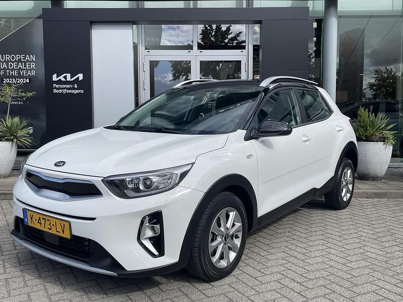Wit Gebruikt 2021 Kia Stonic SUV | € 17.950 (Eerlijke prijs) - Afbeelding 1/4