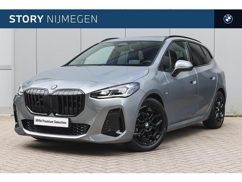 Skyscraper grey Gebruikt 2024 BMW 220 Executive Stationwagen | € 44.950 (Duur) - Afbeelding 1/4