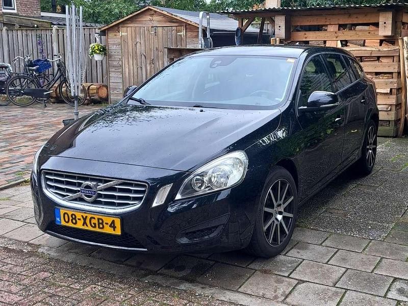 Zwart Gebruikt 2012 Volvo V60 Kinetic Stationwagen | € 7.250 (Eerlijke prijs) - Afbeelding 1/4