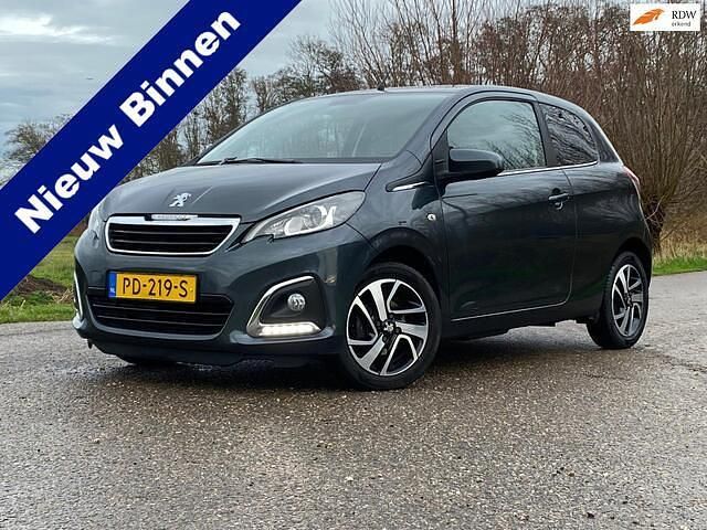 Grijs (metallic) Gebruikt 2017 Peugeot 108 Allure Hatchback | € 6.988 (Goede deal) - Afbeelding 1/4