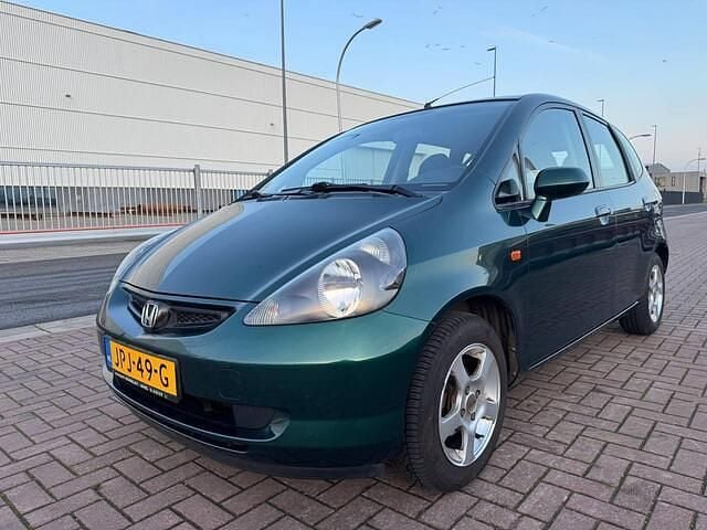 Groen Occasion 2002 Honda Jazz LS Hatchback | € 2.499 (Eerlijke prijs) - Afbeelding 1/4