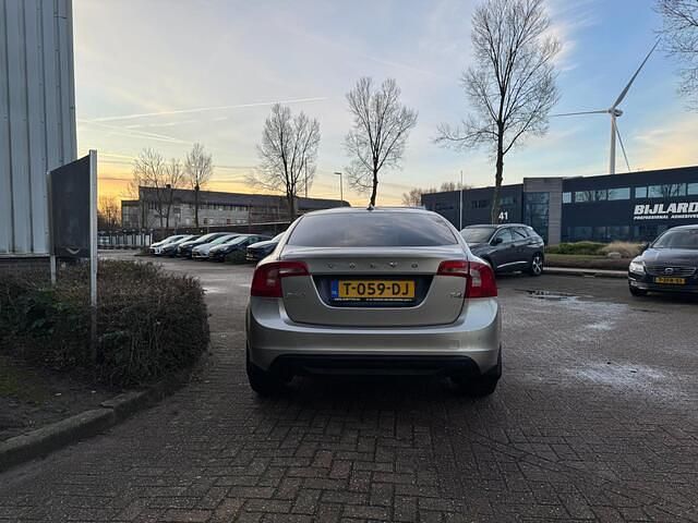 Occasion Volvo S60 Kinetic 180 PK (132 kW) 2012 Grijs Sedan