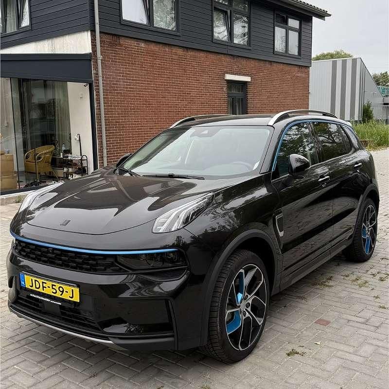 Zwart Gebruikt 2023 Lynk & Co 01 SUV | € 25.950 (Eerlijke prijs) - Afbeelding 1/4