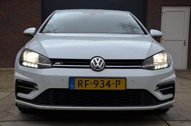 Occasion VW Golf VII Highline 150 PK (110 kW) 2017 Wit Hatchback