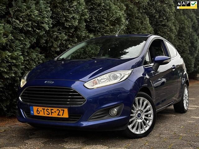 Blauw Gebruikt 2014 Ford Fiesta Titanium Hatchback | € 5.000 (Eerlijke prijs) - Afbeelding 1/4