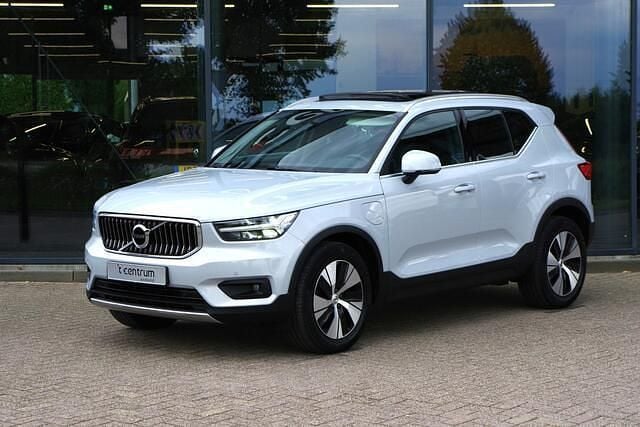 Zilver Gebruikt 2020 Volvo XC40 Inscription SUV | € 28.250 (Goede deal) - Afbeelding 1/4