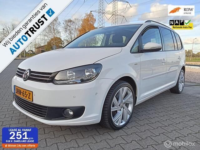 Wit Gebruikt 2013 VW Touran Highline MPV | € 15.749 (Duur) - Afbeelding 1/4