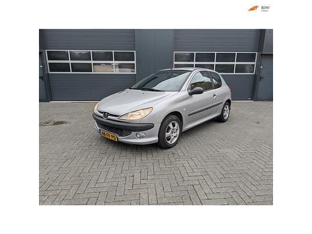Grijs Gebruikt 2000 Peugeot 206 Hatchback | € 1.150 (Iets duurder) - Afbeelding 1/4