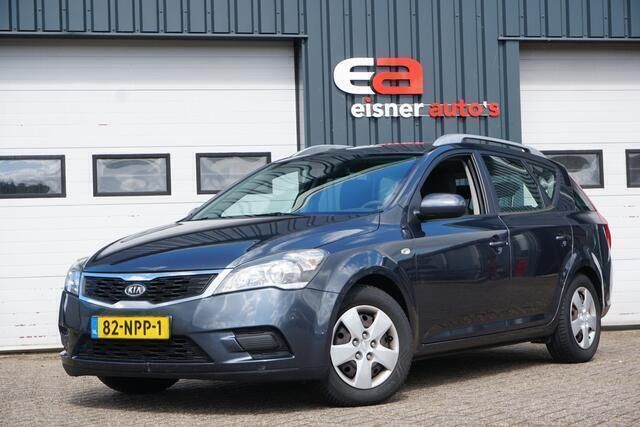 Grijs, metallic lak Gebruikt 2010 Kia Ceed Hatchback | € 1.499 (Super prijs) - Afbeelding 1/4