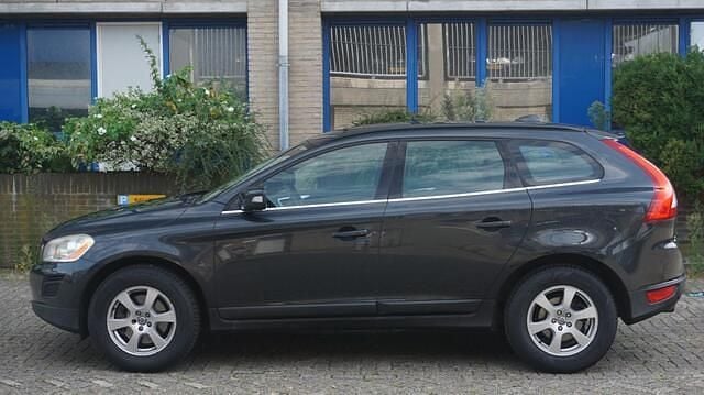 Grijs Gebruikt 2011 Volvo XC60 Momentum SUV | € 6.950 (Super prijs) - Afbeelding 1/4