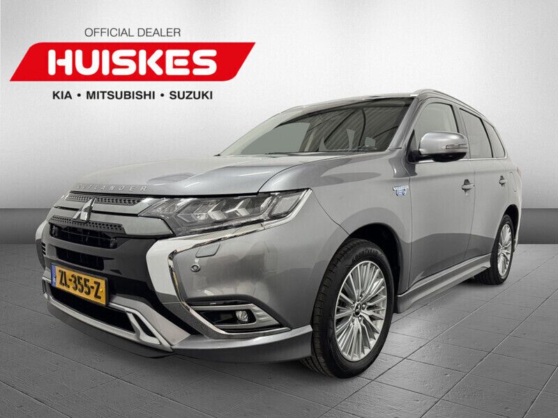 Grijs Gebruikt 2019 Mitsubishi Outlander Intense+ SUV | € 22.950 - Afbeelding 1/4