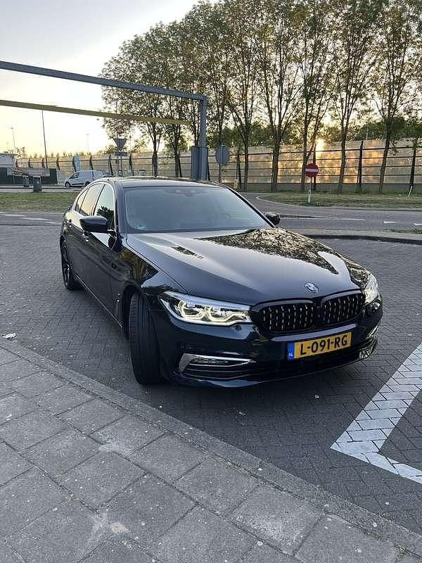 Blauw Gebruikt 2018 BMW 530 Executive Sedan | € 21.950 (Goede deal) - Afbeelding 1/4
