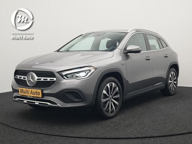 Grijs Gebruikt 2021 Mercedes GLA250 Style SUV | € 33.940 (Goede deal) - Afbeelding 1/4