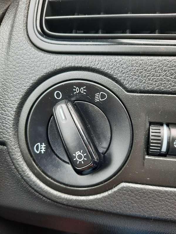 Zilver Gebruikt 2011 VW Polo Trendline Hatchback | € 1.500 (Super prijs) - Afbeelding 1/4