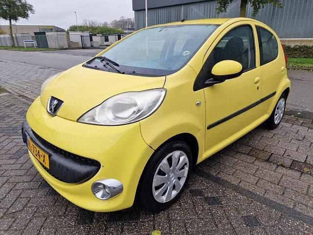 Geel Gebruikt 2007 Peugeot 107 Hatchback | € 1.399 (Goede deal) - Afbeelding 1/4