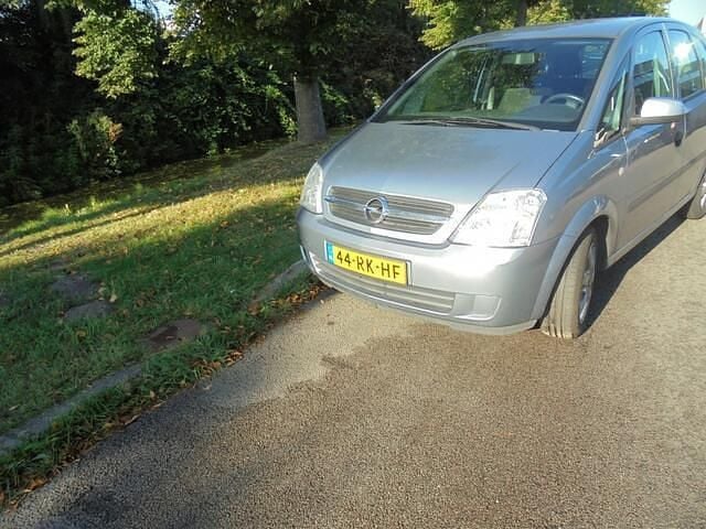 Grijs Gebruikt 2008 Opel Corsa Cosmo Hatchback | € 995 (Goede deal) - Afbeelding 1/4