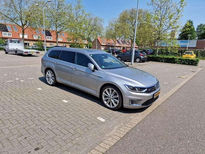 Occasion 2015 VW Passat GTE Stationwagen | € 9.500 (Super prijs) - Afbeelding 1/4