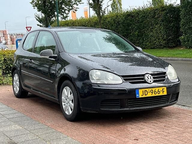 Zwart Gebruikt 2008 VW Golf VI Hatchback | € 2.350 (Goede deal) - Afbeelding 1/4