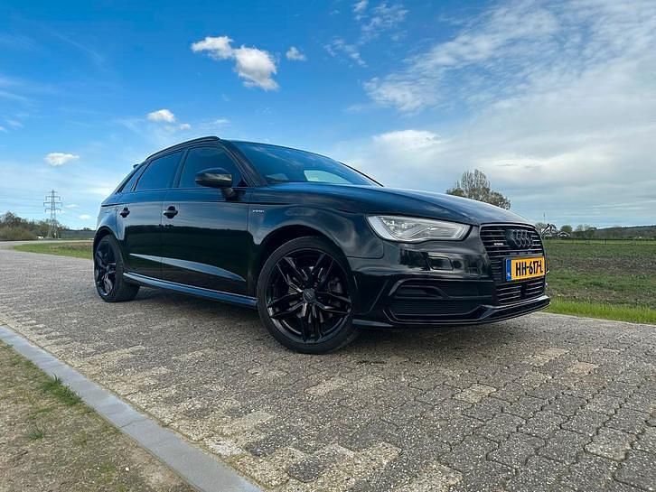 Gebruikt 2015 Audi e-tron SUV | € 12.999 - Afbeelding 1/4