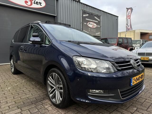 Blauw, metallic lak Gebruikt 2016 VW Sharan Highline MPV | € 27.945 - Afbeelding 1/4